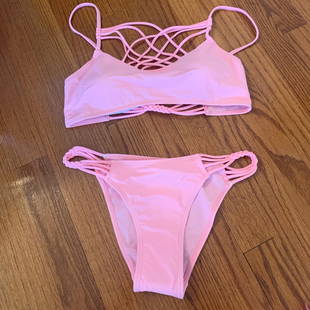 Light pink crossover bikini